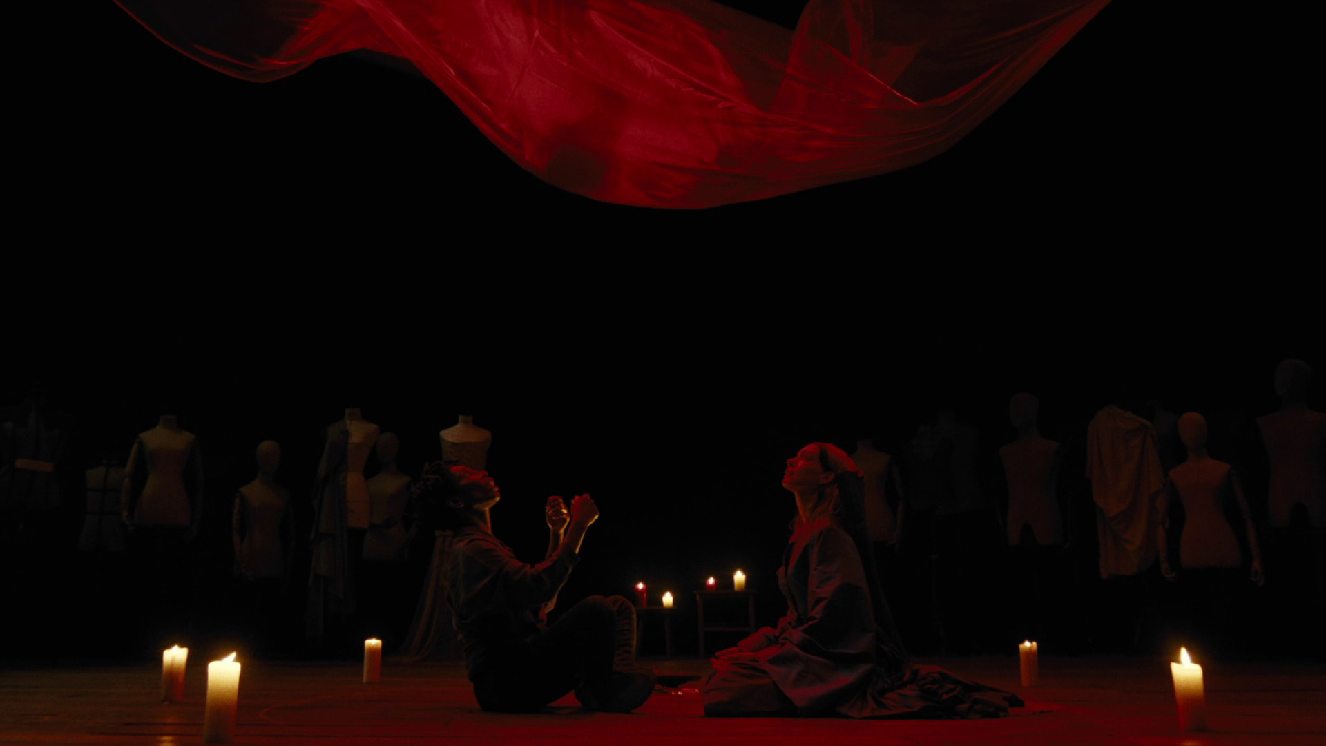 Mother Mary: Hào Quang Đơn Độc