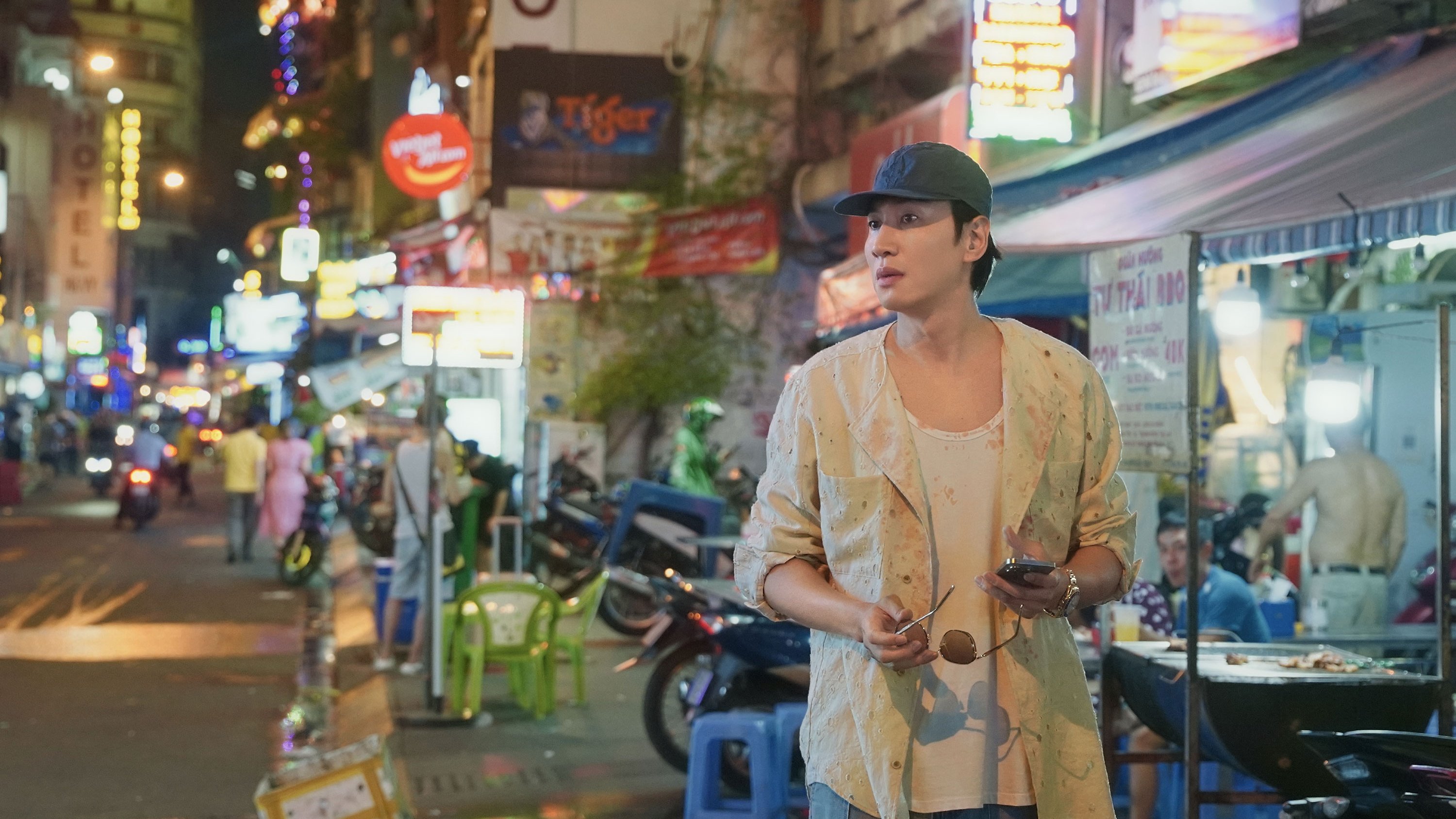 Tay Anh Giữ Một Vì Sao