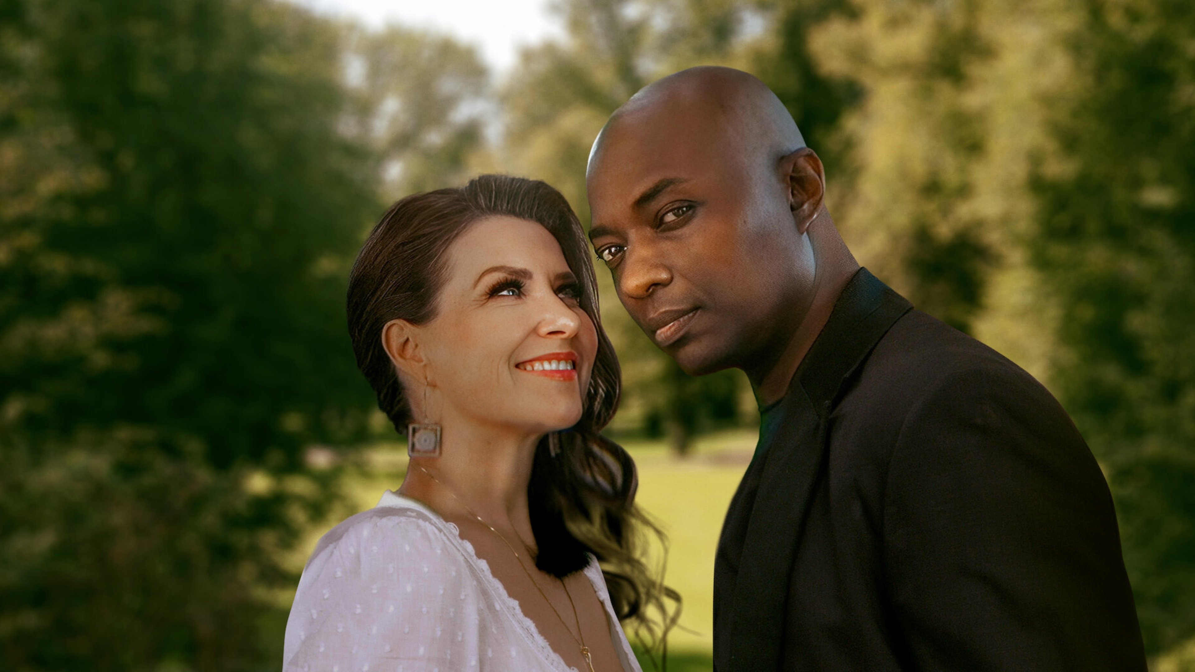 Hoàng Tộc Nổi Loạn: Câu Chuyện Tình Khó Tin