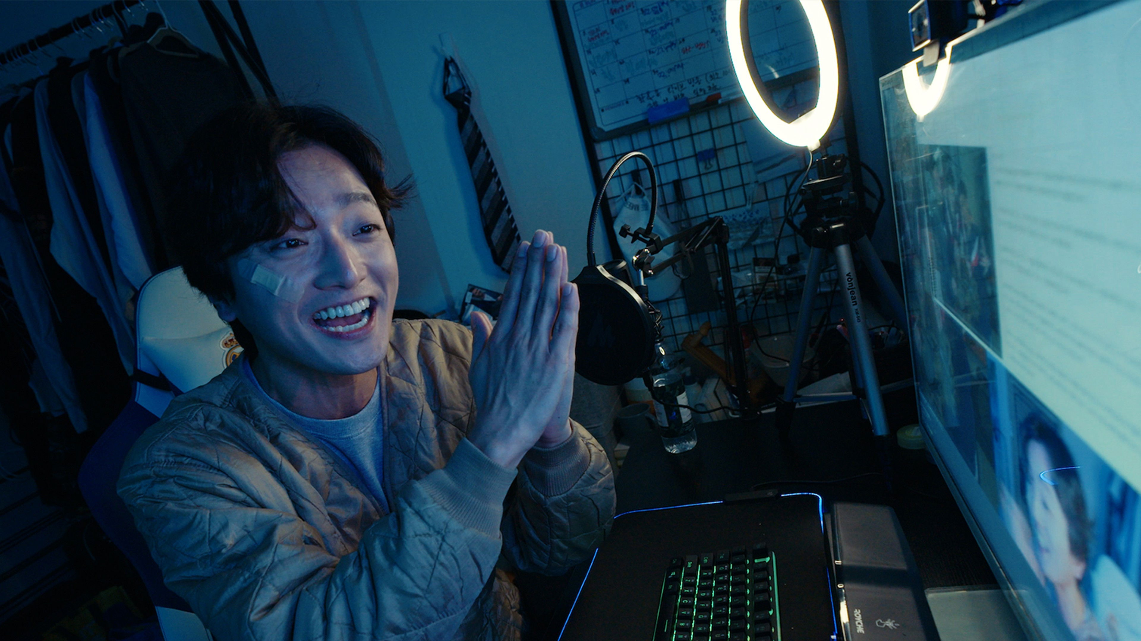 Lượt Xem Đẫm Máu