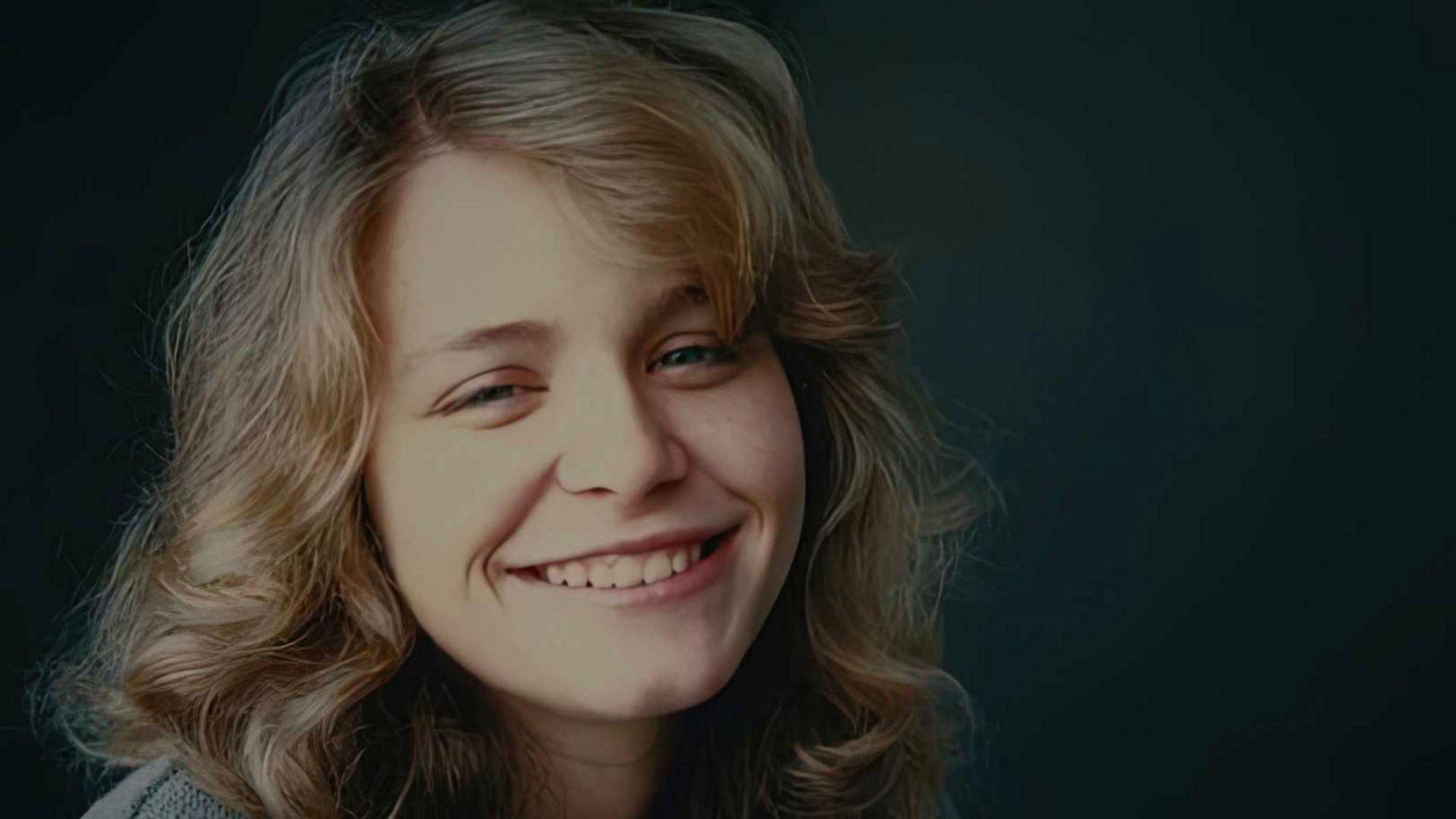 Cô Gái Trong Bức Ảnh